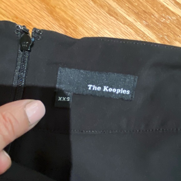 ECU The Kooples Grommet Detail Mini Skirt in Black Size XXS - Picture 8 of 11